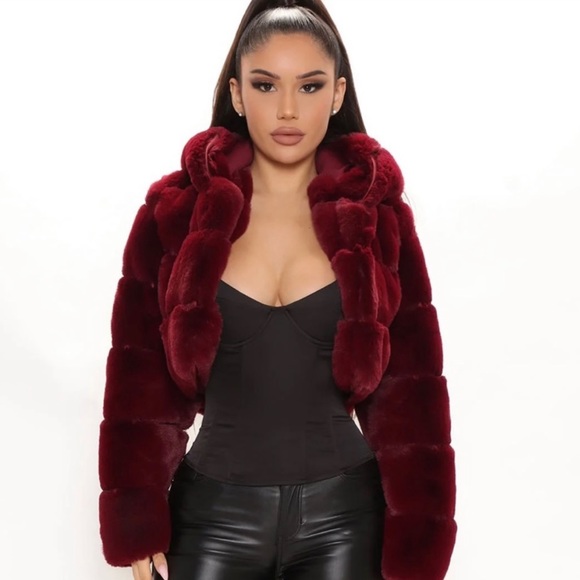 ❌SOLD❌❌ HP! 🎉 Faux Fur Cropped Jacket 🎀 - Picture 3 of 4